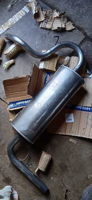 Продам глушитель на Ниву