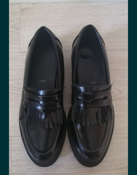 Модные фирменные лоферы