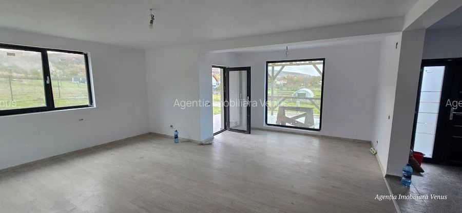 Vând casă Botoșani,Catamarasti