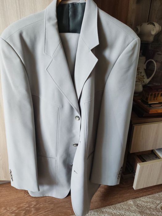 Продам костю мужской