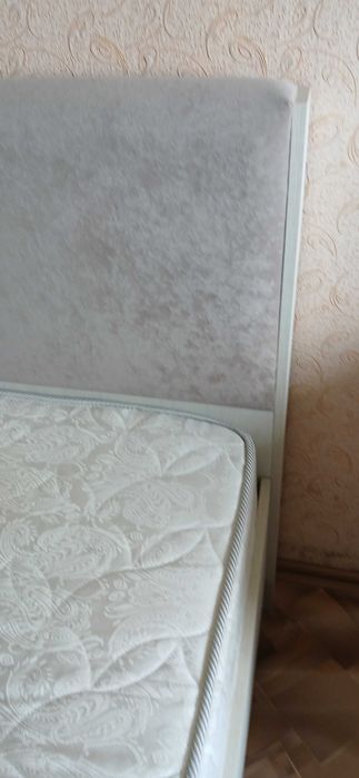Двухспальная кровать