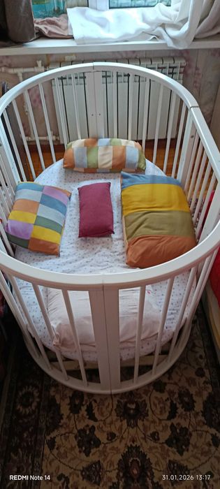 Срочно продам детскую кроватку качалку