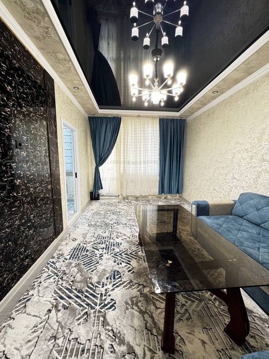 Чиланзар -11 квартал. Евро 1в2-х . Ор-р Шер Кафе.