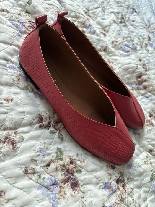 Балетки красного цвета