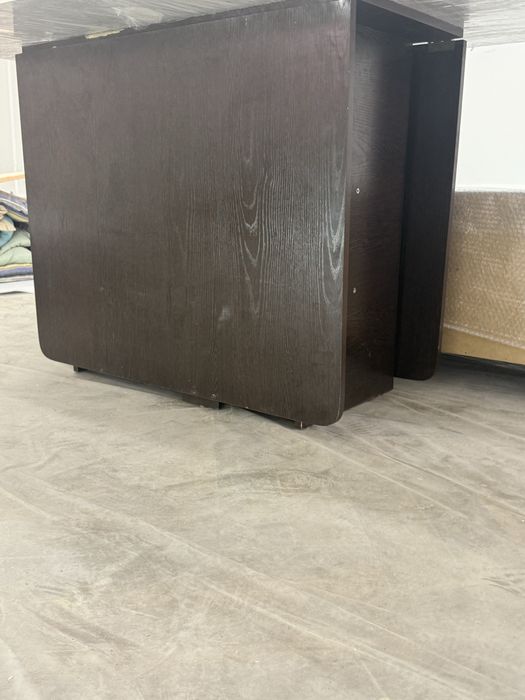 Стол книжка, в хорошем состояний!