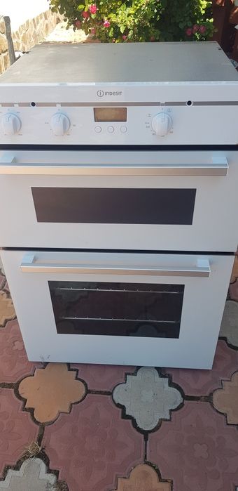Cuptor electric  indesit
