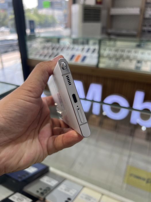 Продается (Nasiya-Вариант-Рассрочка) Galaxy S22 Ultra в отличном сост