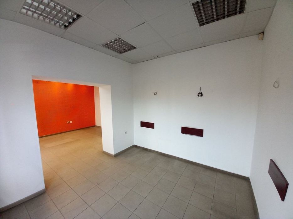 100 кв.м ъглов магазин на Сливница – 2 входа, делим, топ кръстовище