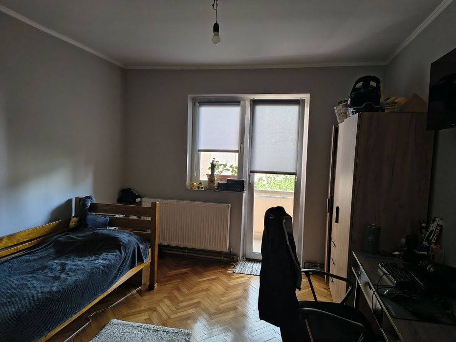 3 camere, de vânzare