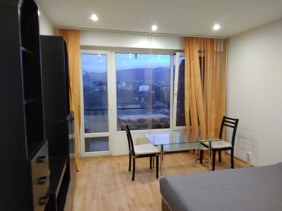 Стая под наем в Хаджи Димитър за студентка