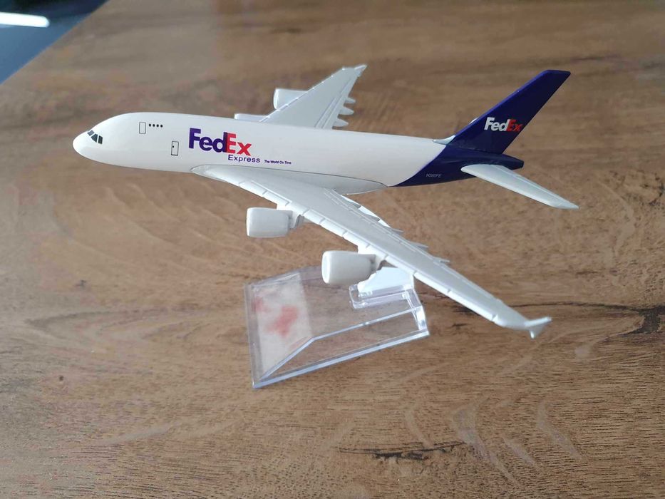 Macheta metalica de avion curierul FedEx | Perfect pt cadou
