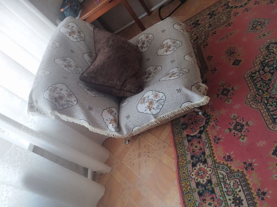 Продается диван с креслами