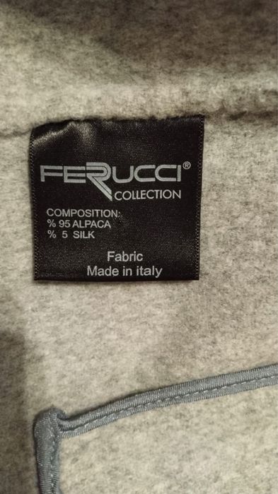 Пальто сатылады.