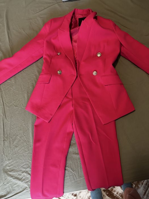 Розов дамски костюм MOHITO