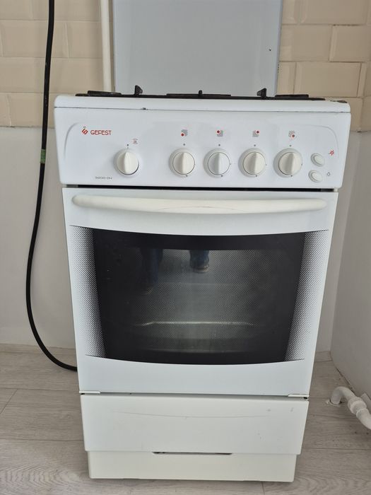 Продам газовую плиту