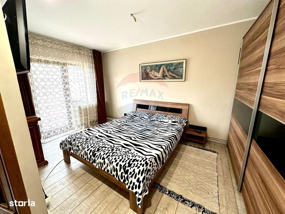 Apartament 3 cam, 2 balcoane, loc parcare zona Micalaca Orizont