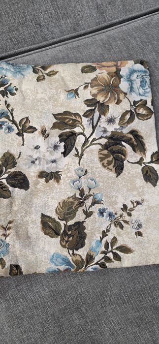 Продаю шторы с люверсами