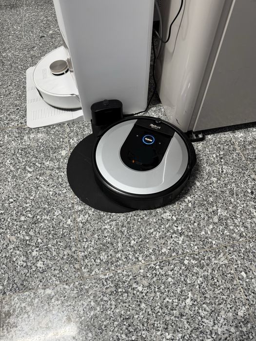 Aspirator robot iRobot i8 nu localizeaza statia