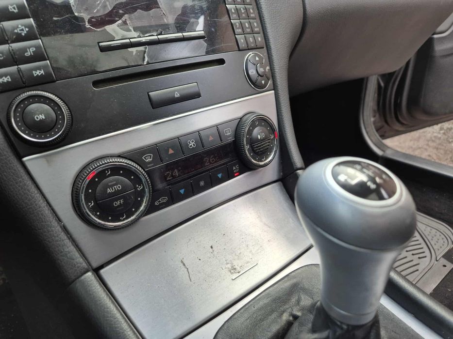 Mercedes W203 C230 204кс M272 AMG пакет ксенон ръчка НА ЧАСТИ!