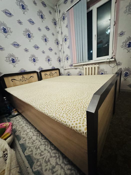 Продам шкаф с двумя кроватями