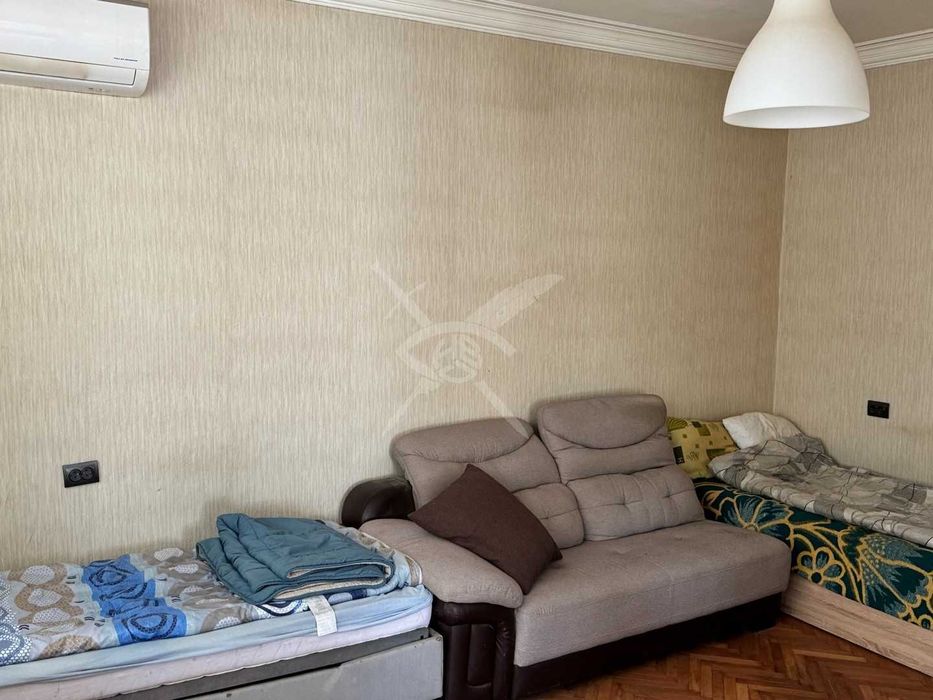 Дава се под наем Етаж от къща в София, Изток - 120 кв.м за 1200 € - Снимка #4