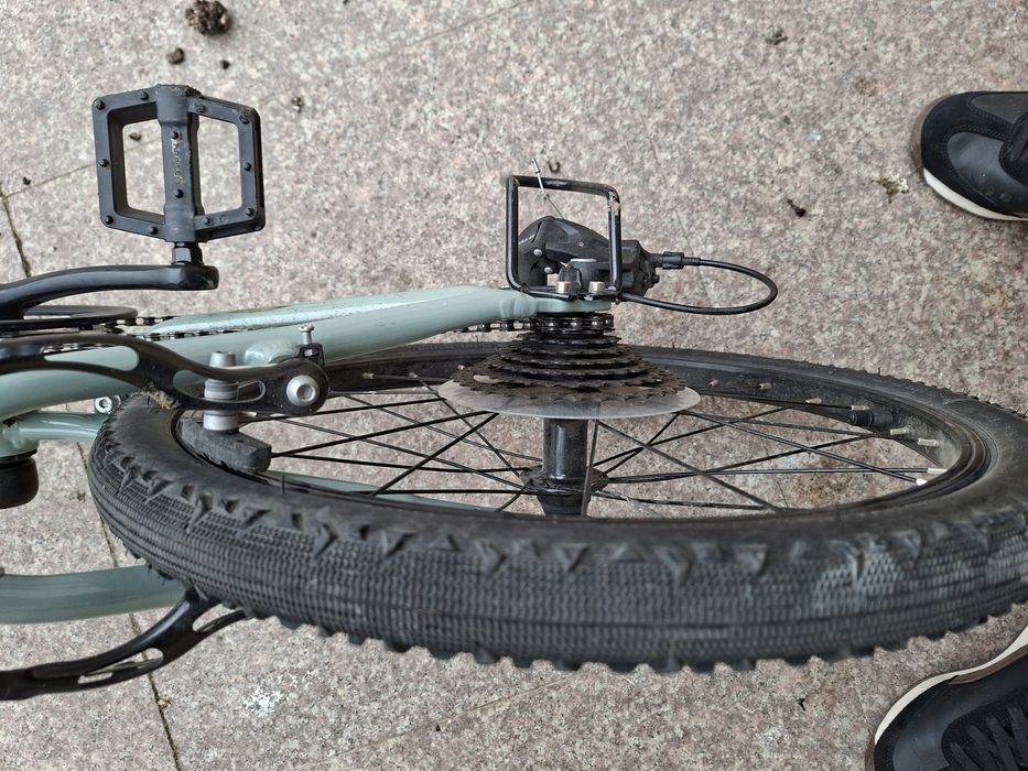 Vând bicicletă copii