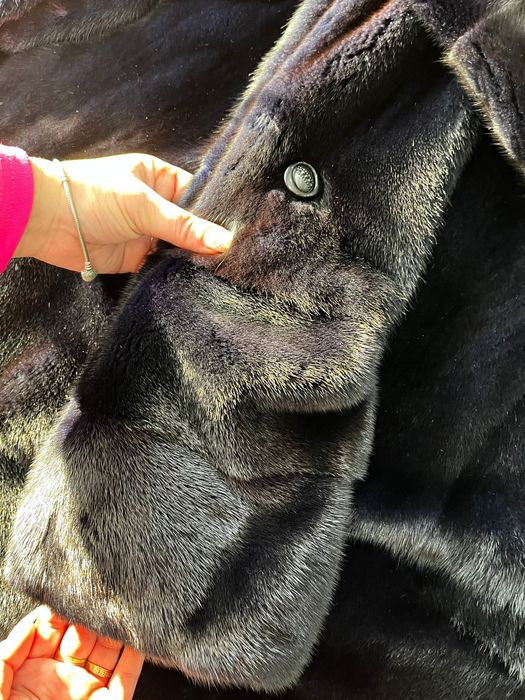 Продам норковую шубку