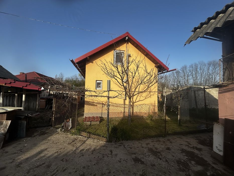 Proprietate 2 case (1noua cu mansarda)multiple anexe 2600 mp