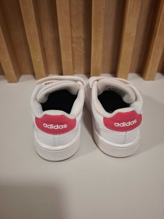 Adidasi Adidas si Next cu lumini marimea 20 si 21