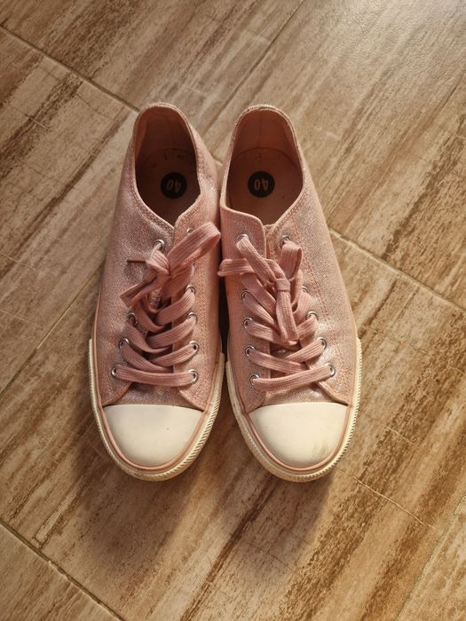 Розови кецове 40