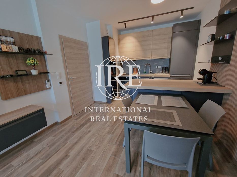 Комфотен двустаен апартамент! Луксозен комплекс! На метри от морето и