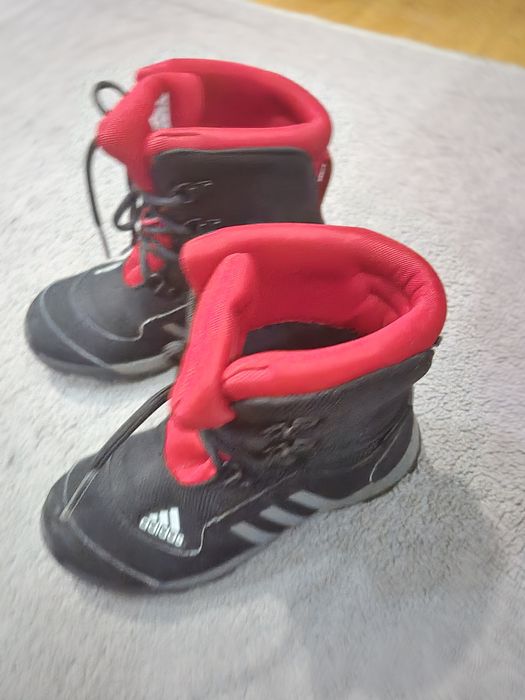 Боти Adidas унисекс .
