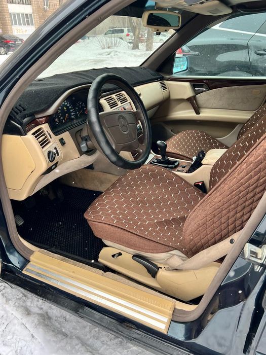 Продам Mercedes-Benz E200 W210