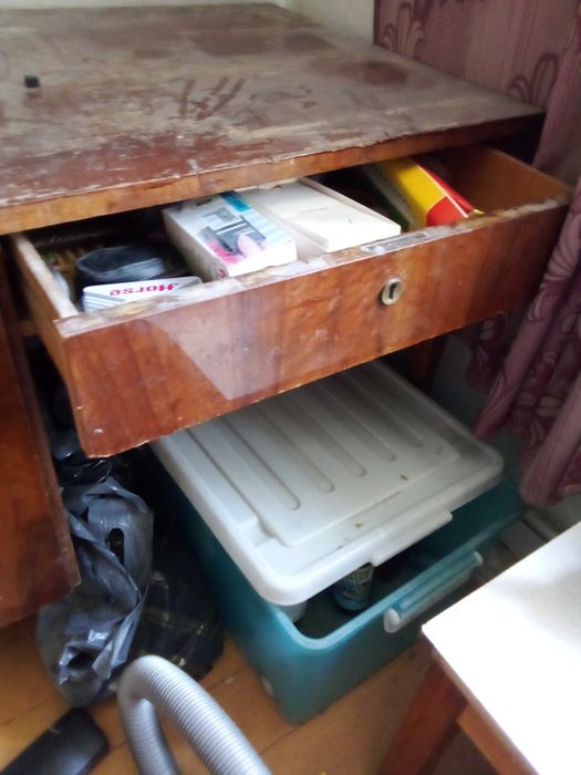 Стол деревянный орех