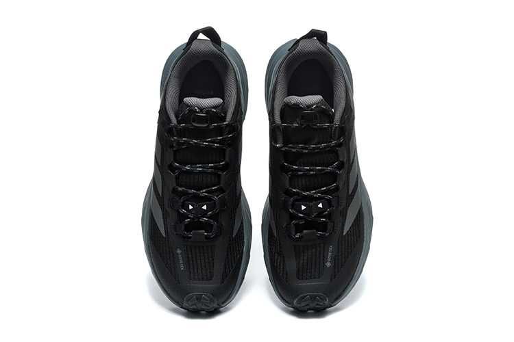 Продавам нови мъжки маратонки Adidas Terrex Trailmaker 2