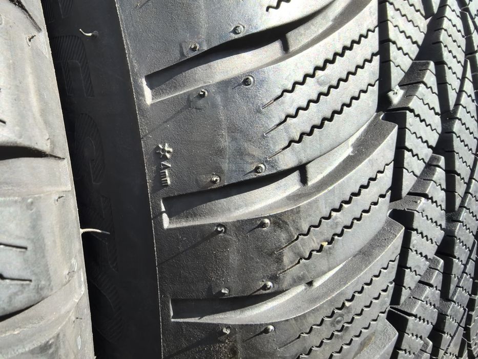 225/55/17 Бриджстоун ДОТ 2018 г - Рън Флат / като нови