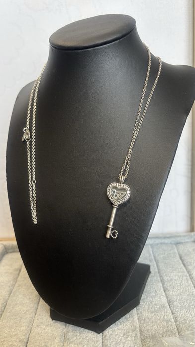 Сребърно колие Pandora 925  ключ сърце