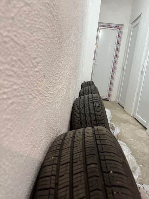 Продавам комплект гуми с джанти 16