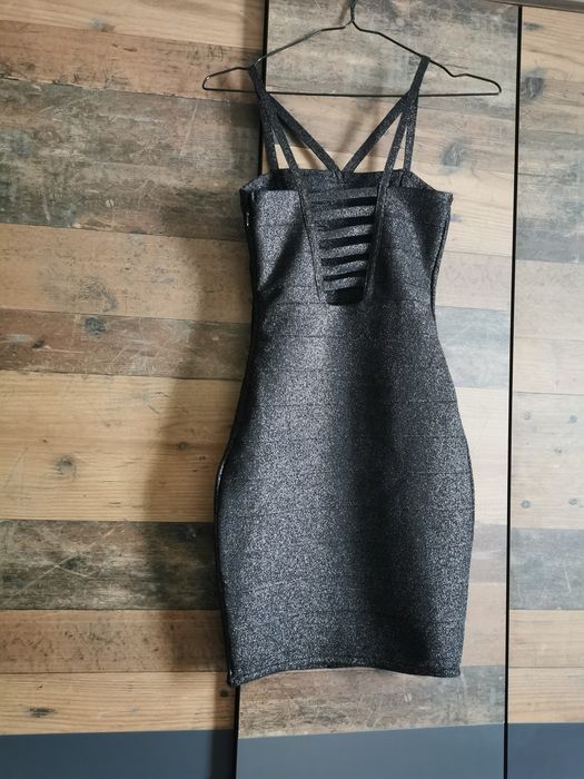 Черна бандажна рокля