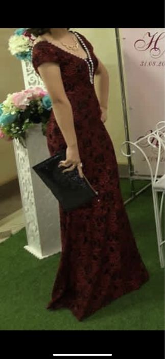 Шикарное платье 3000