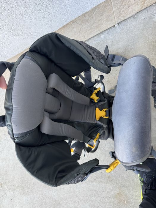 Port-bebe drumeții DEUTER Kid Comfort 1 Plus – ca nou, gri/negru