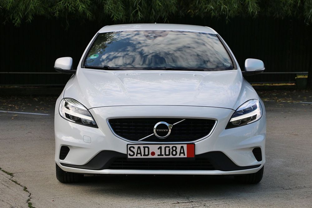 Volvo V40 R-Design/2018/Automata/150CP/Germania/Carte service