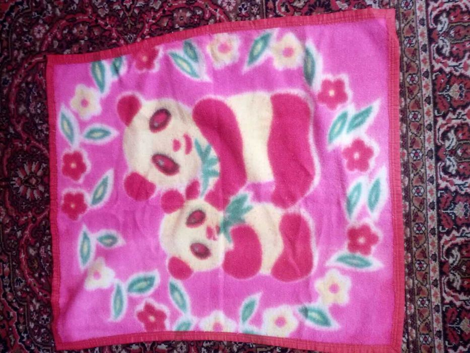 Продаю детские конверт на выписку и покрывало-полотенце