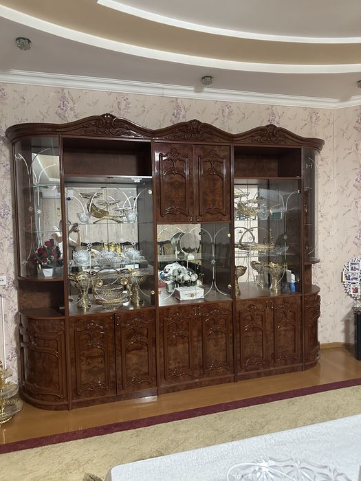 Шкаф қонақ бөлмеге