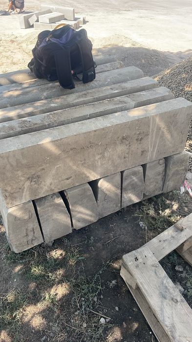 Продам дорожный бордюр бу