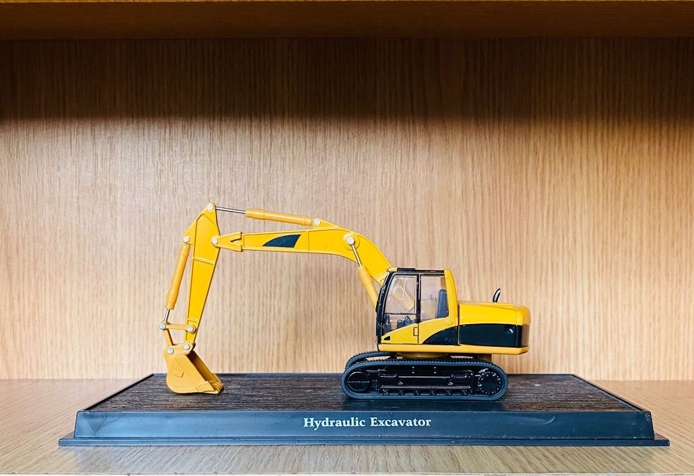 Machetă (hidraulic) Excavator/Buldozer, etc. (CAT)- PRODUS NOU