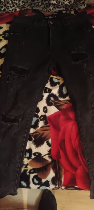 Blugi negri  90 de lei