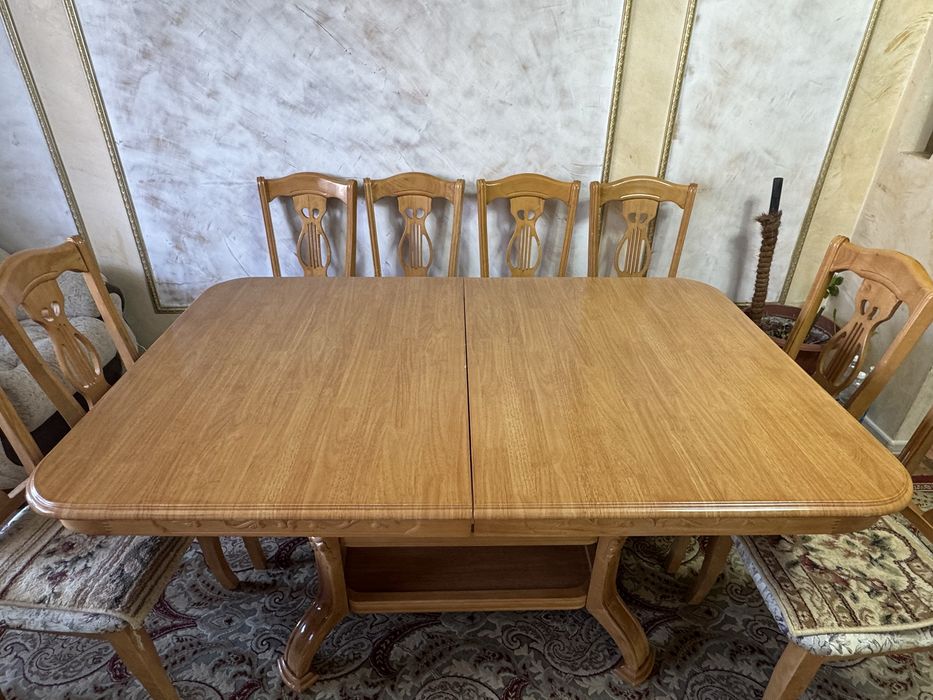 Стол из натурального дерева