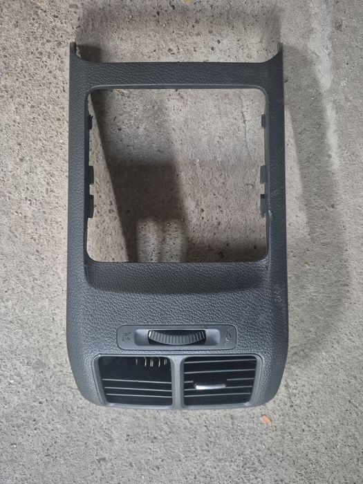 Grila ventilatie spate Volkswagen Golf 5
