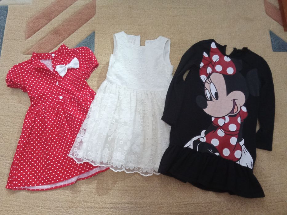 Продам платья на девочек